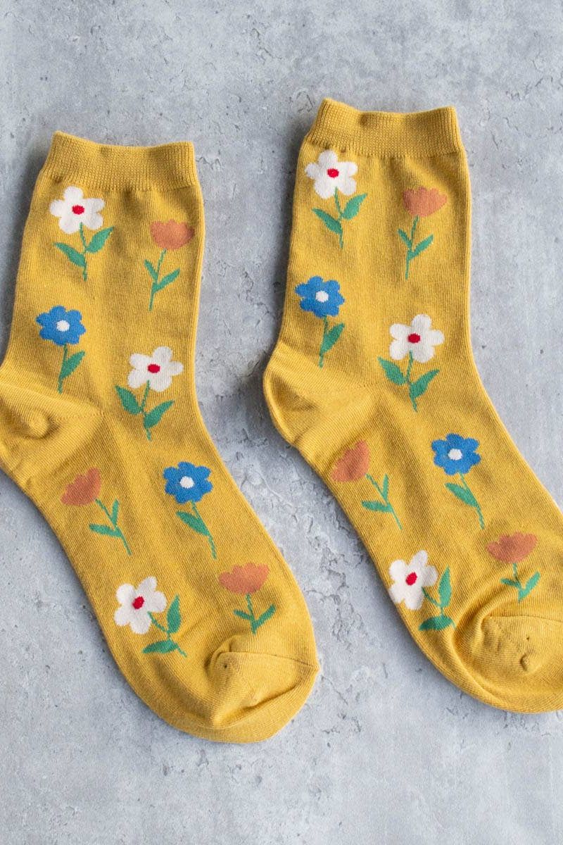 Favorite Flower Casual Socks: Cream