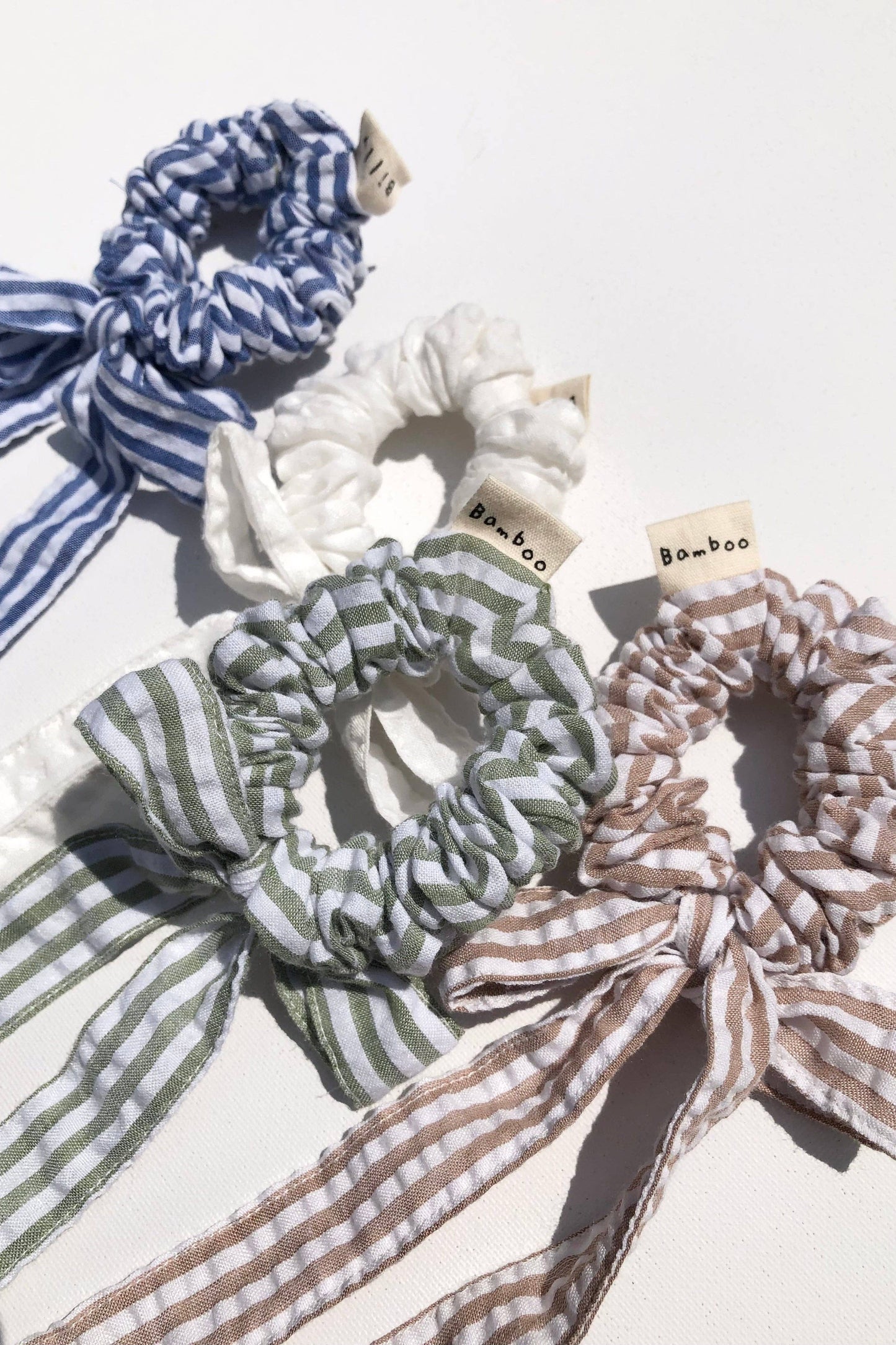 STRIPE BOW SCRUNCHIES: Mushroom
