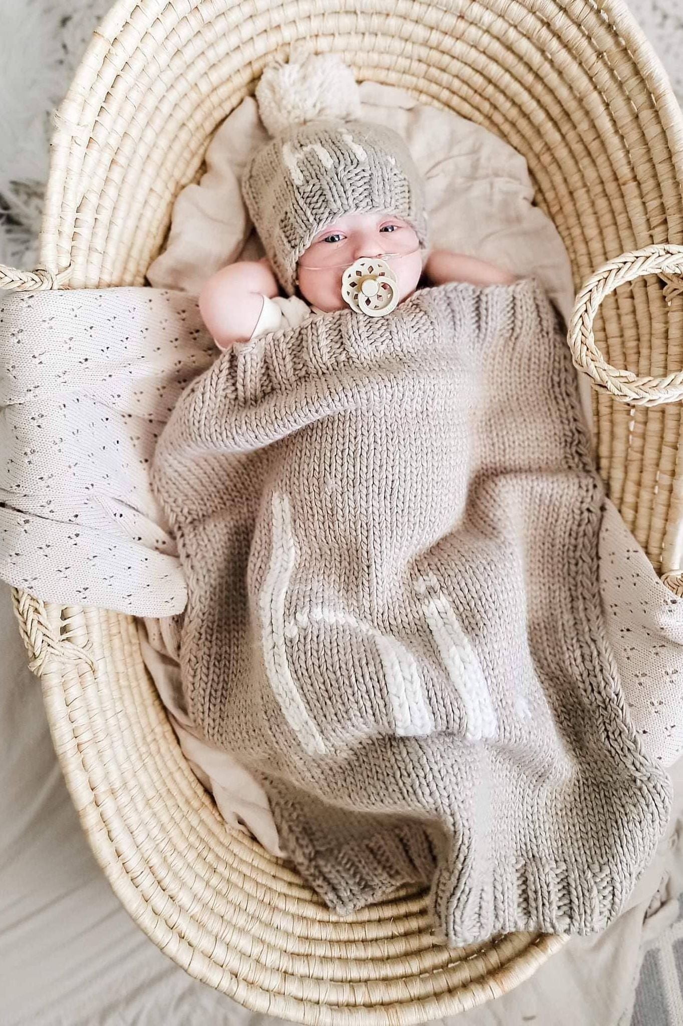 Hi. Hand Knit Baby Blanket Pebble: Pebble