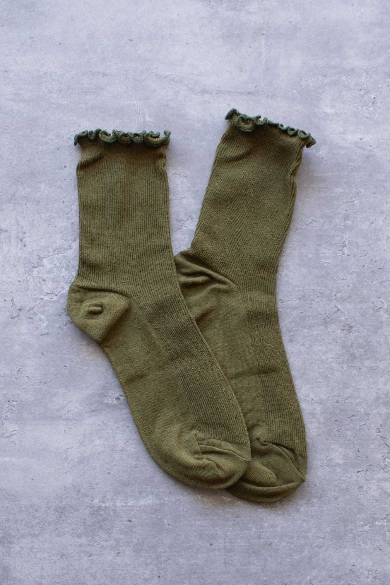 Wednesday Ruffle Socks: Mocha