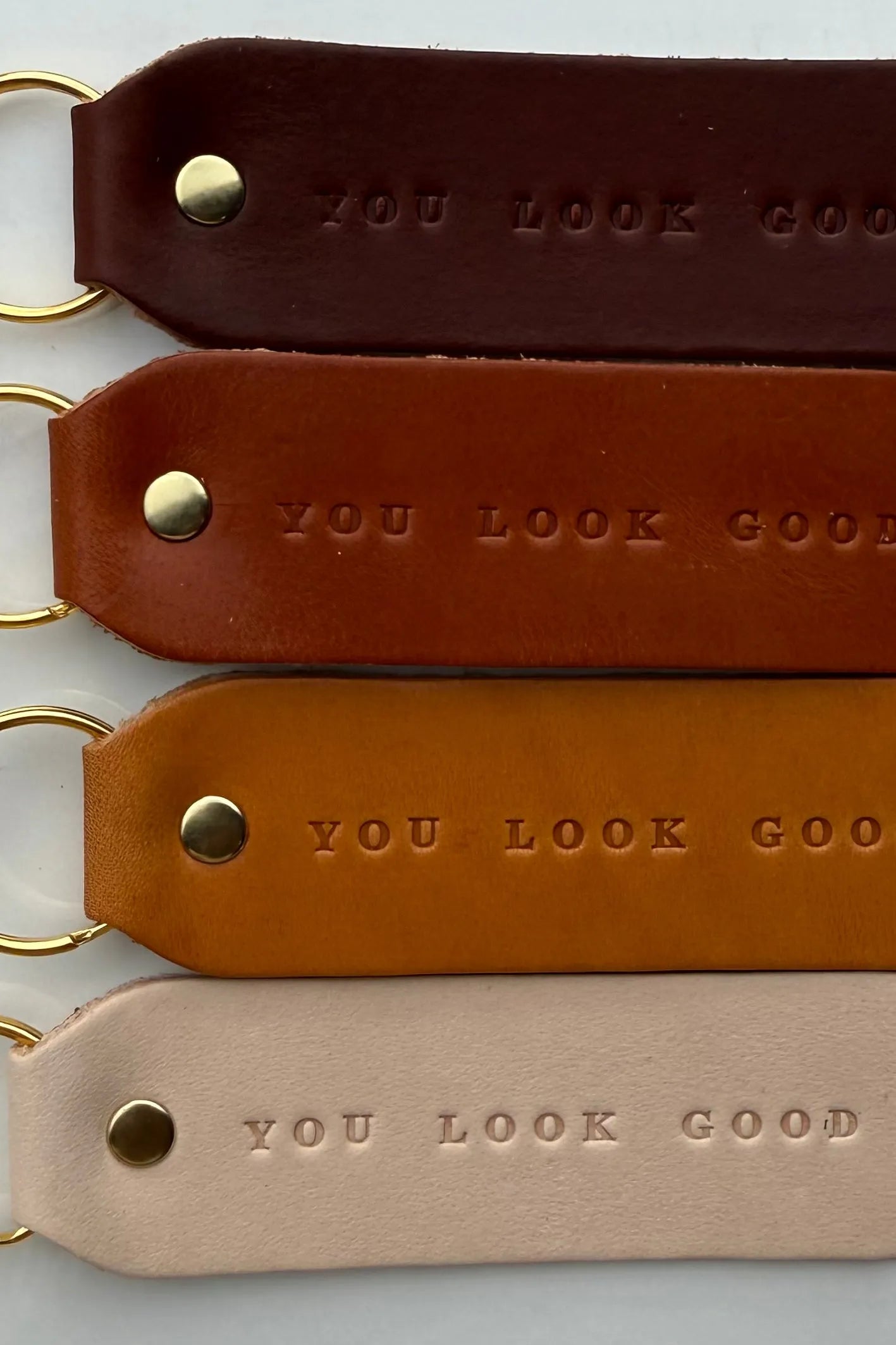 Twin Sparrow Keychain | YOU LOOK GOOD (round)