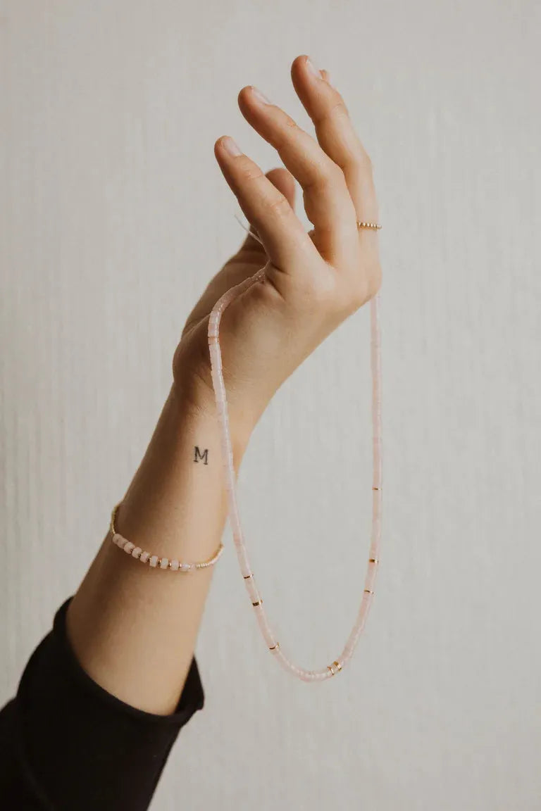 Shiloh v Binah Stretchy Bracelet - Pink