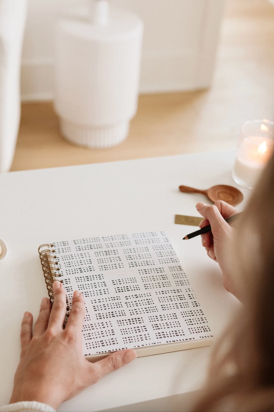 Daily Overview Planner - Dotty // Undated