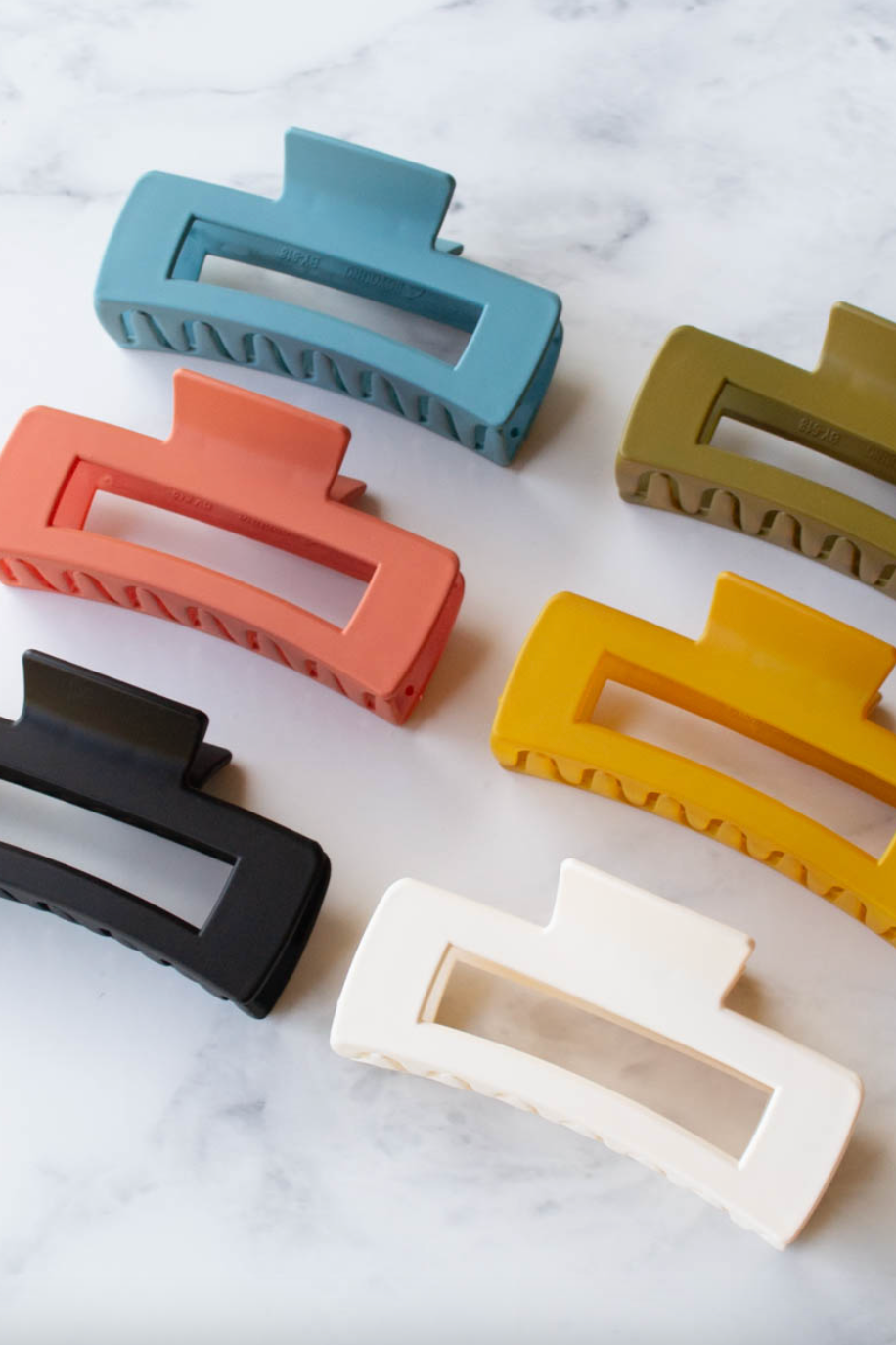 Beyond the Border Hair Cllip-Cream