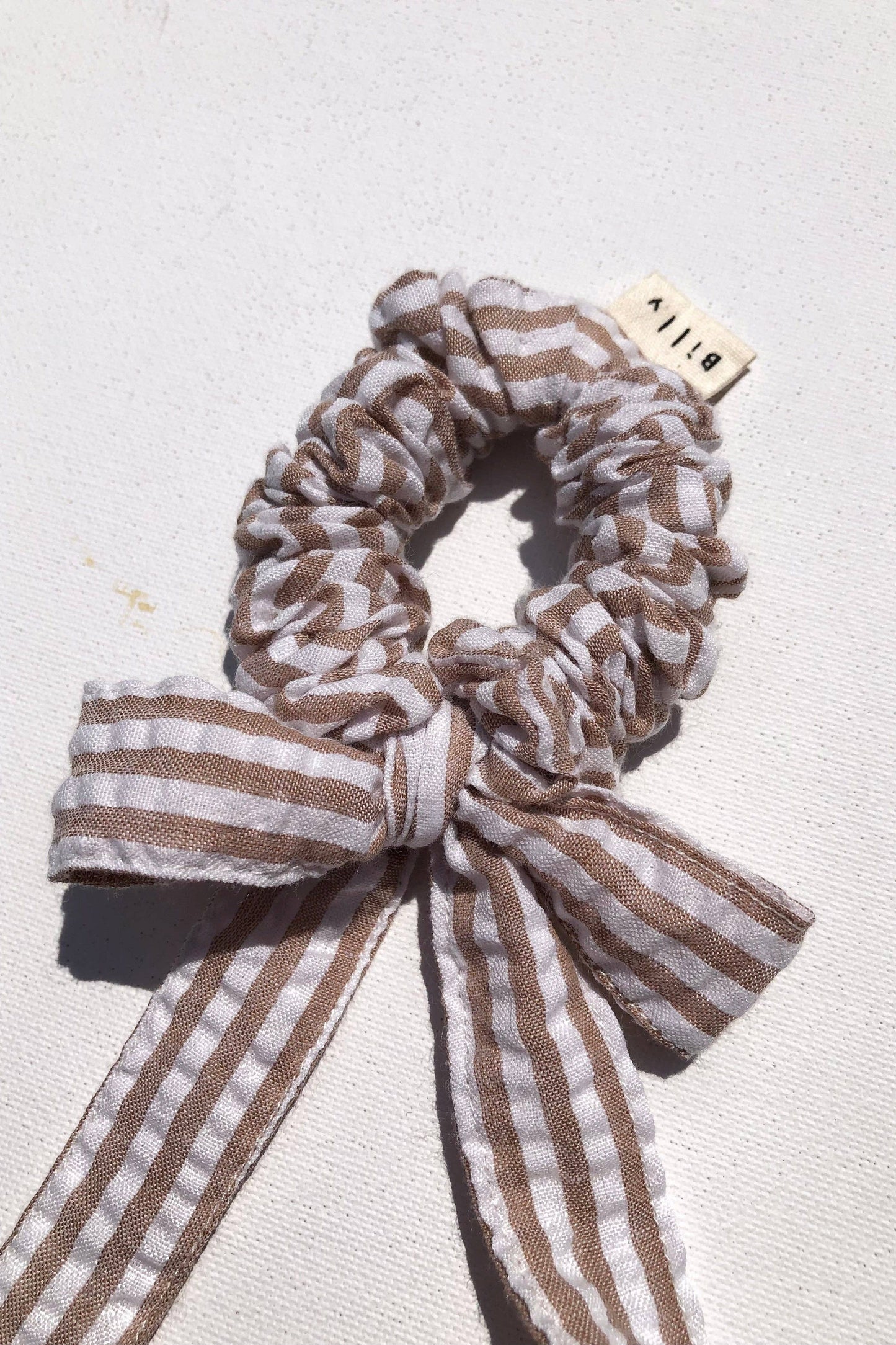 STRIPE BOW SCRUNCHIES: Mushroom