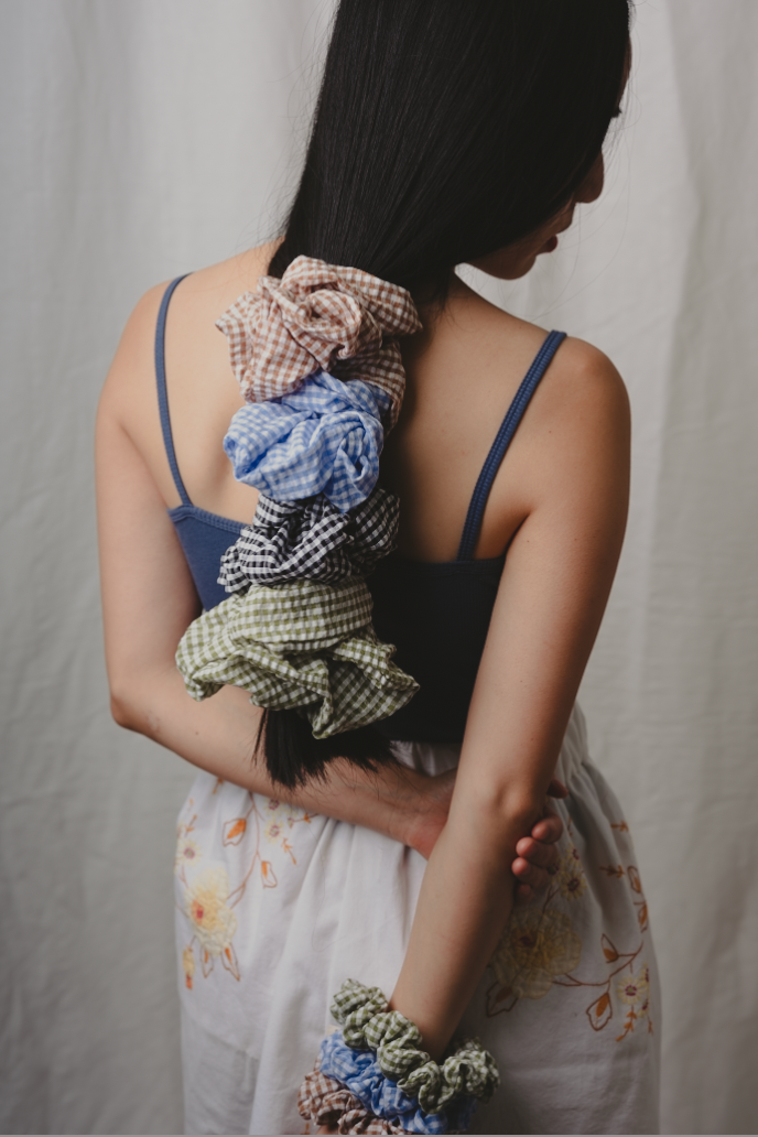 MINI GINGHAM SCRUNCHIES - neutral: Sand 🏝 / Everyday small size