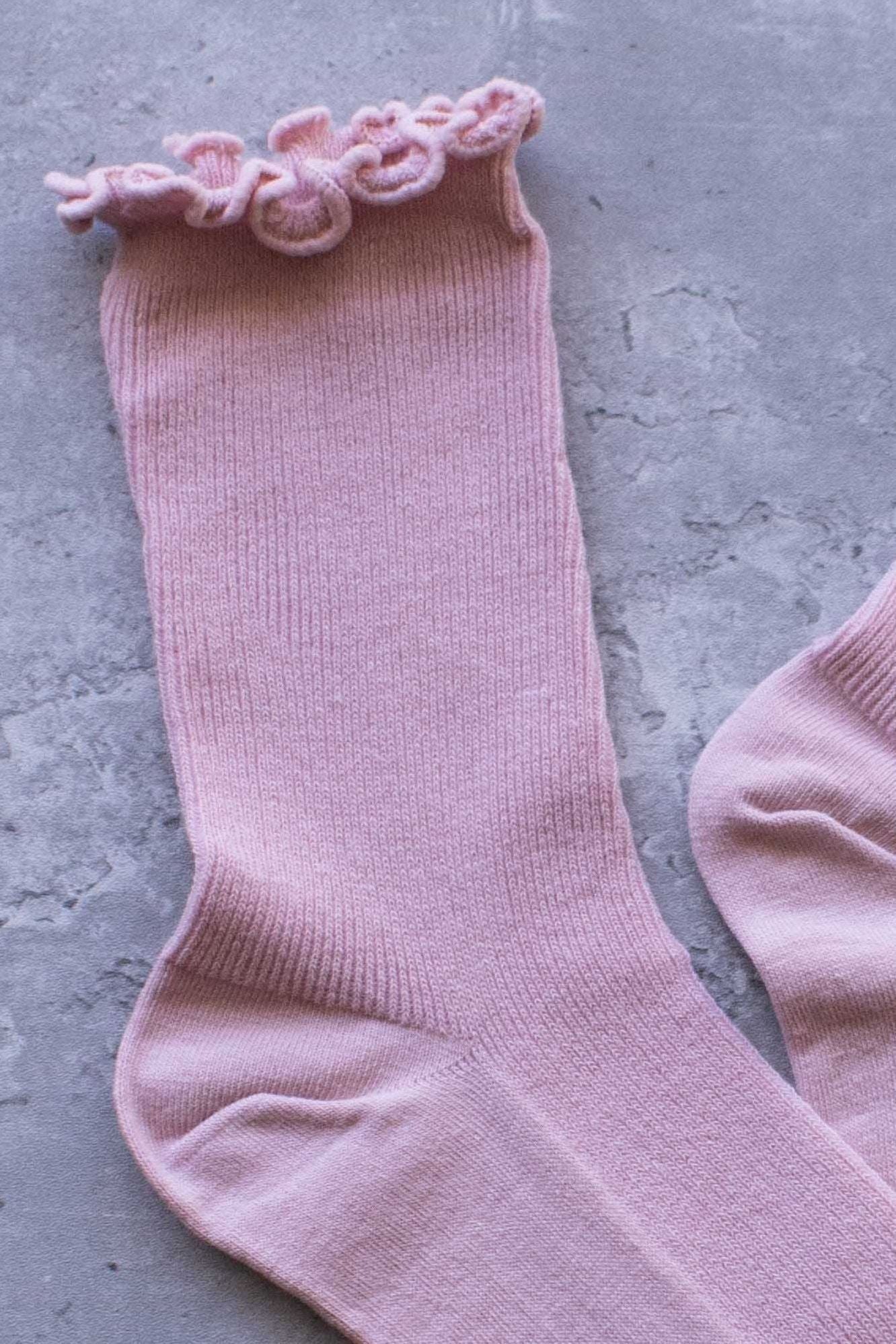 Wednesday Ruffle Socks: Mocha