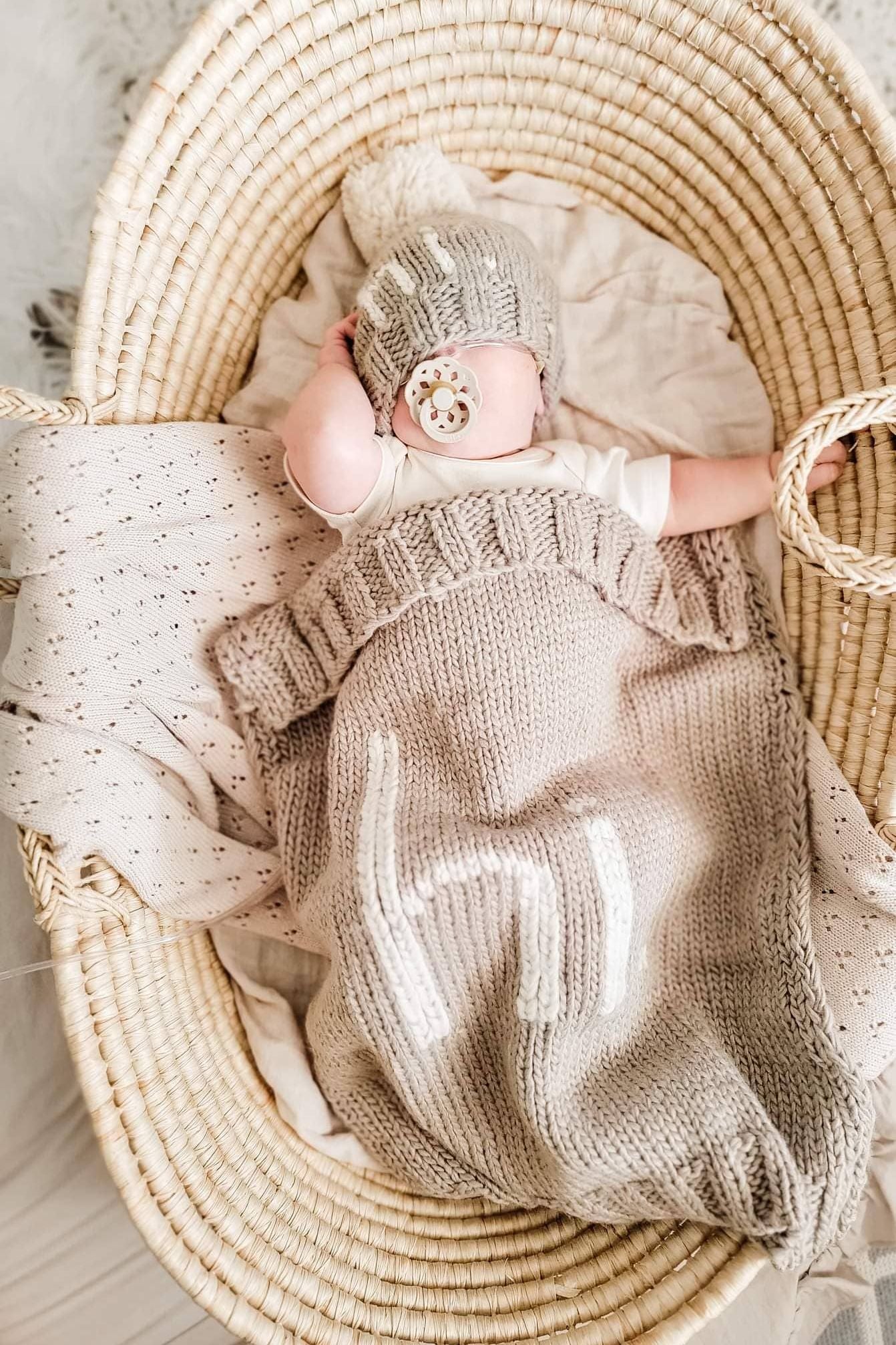 Hi. Hand Knit Baby Blanket Pebble: Pebble