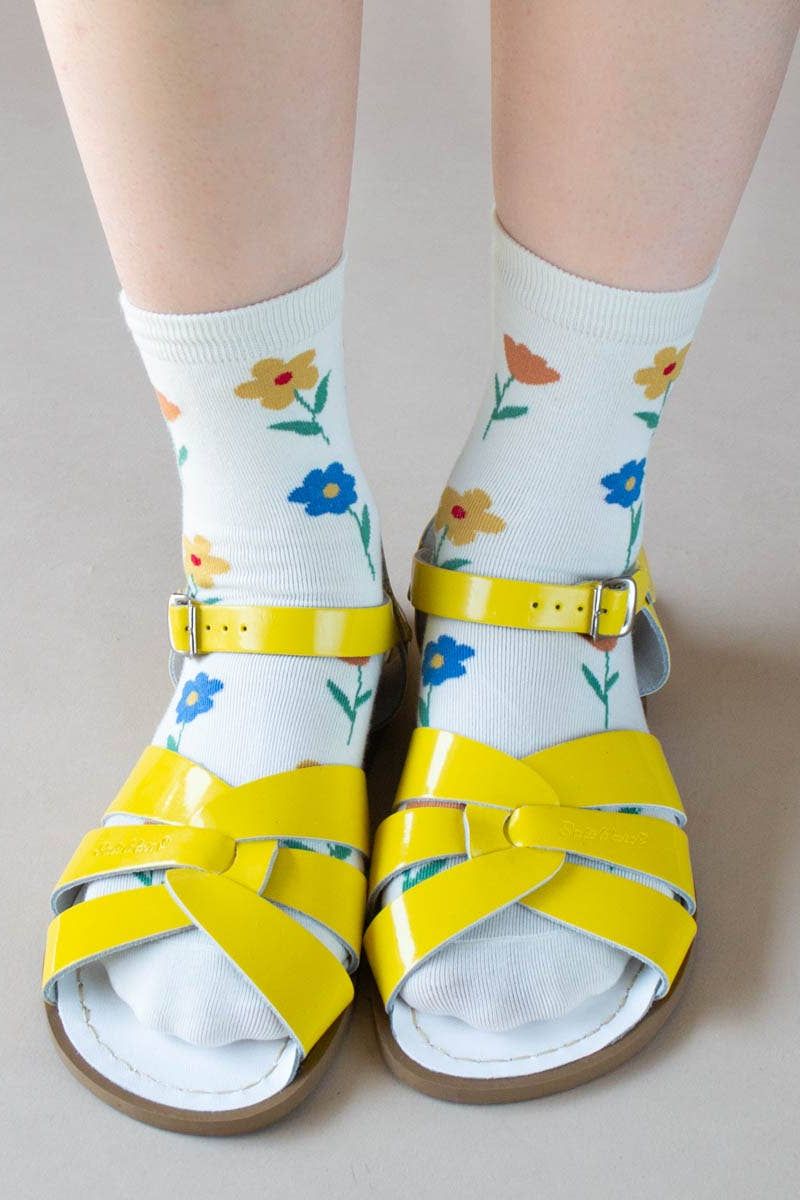 Favorite Flower Casual Socks: Cream
