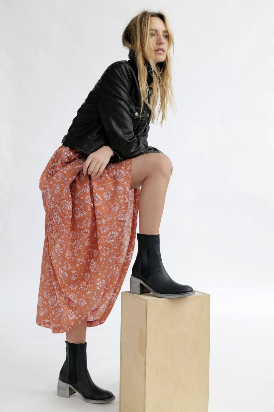 Free People Essential Chelsea Boots - Black