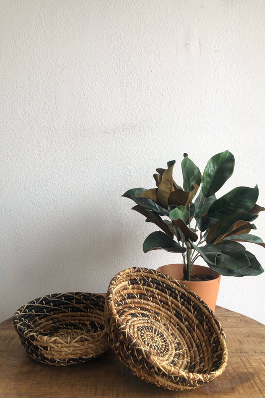 Woven  Baskets - Set of 2 - natural/ black