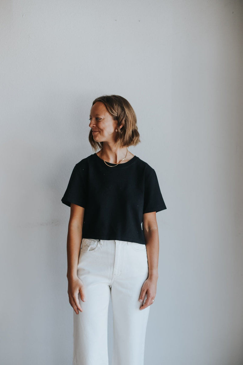Day Crop Tee- black