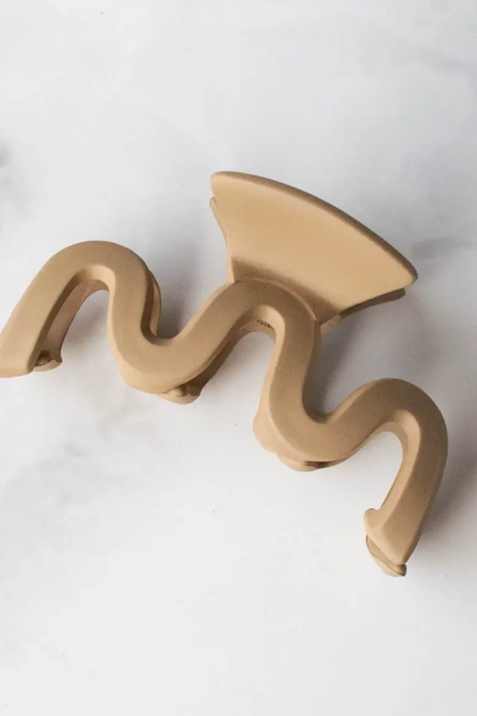 Matte Wave Hair Clip- Mocha