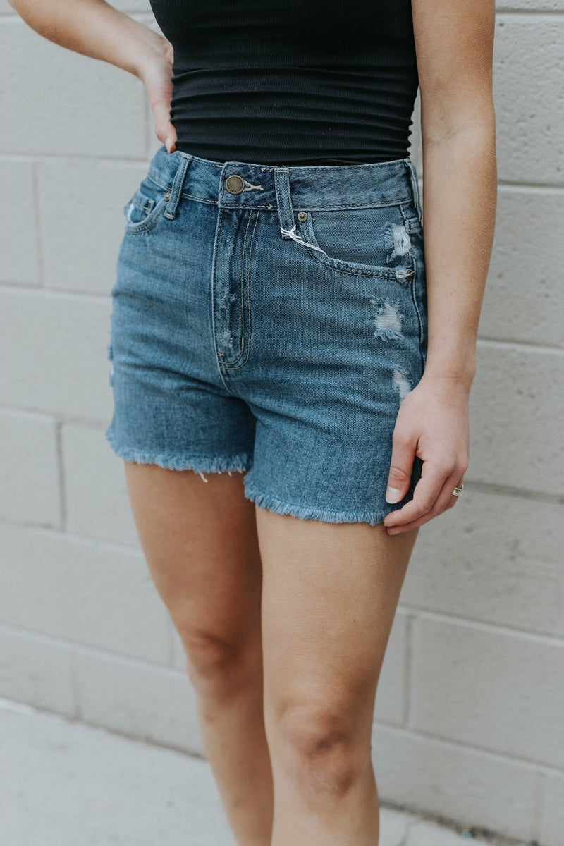 Short Eight/ Medium Wash